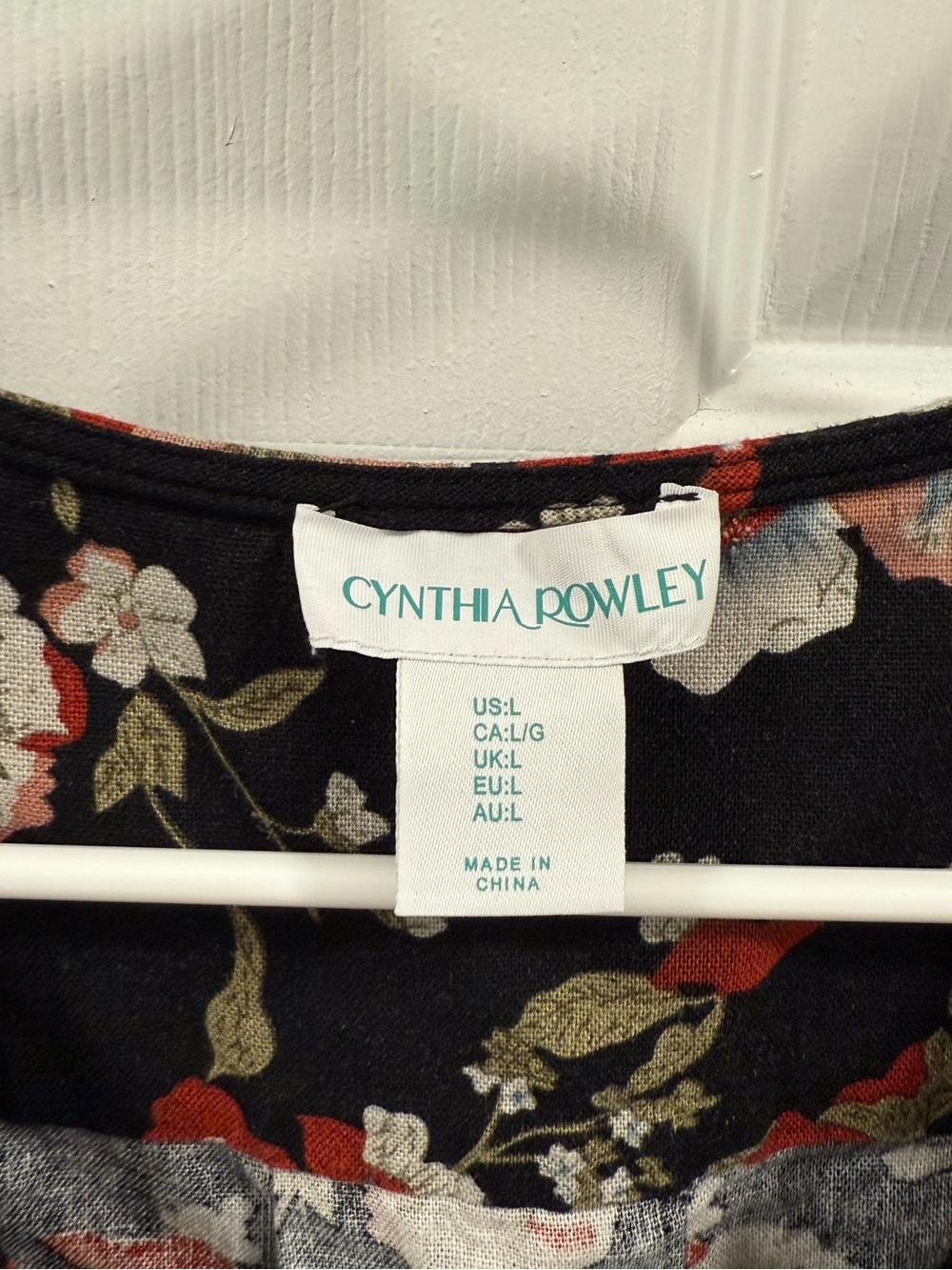 Cynthia Rowley Floral Puff-Sleeve V-Neck Dress in Black and Red size Large - Picture 5 of 9